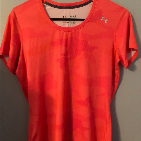 Under Armour Tops - Under Armour T-shirt Under Armour Tops - Under Armour T-shirt